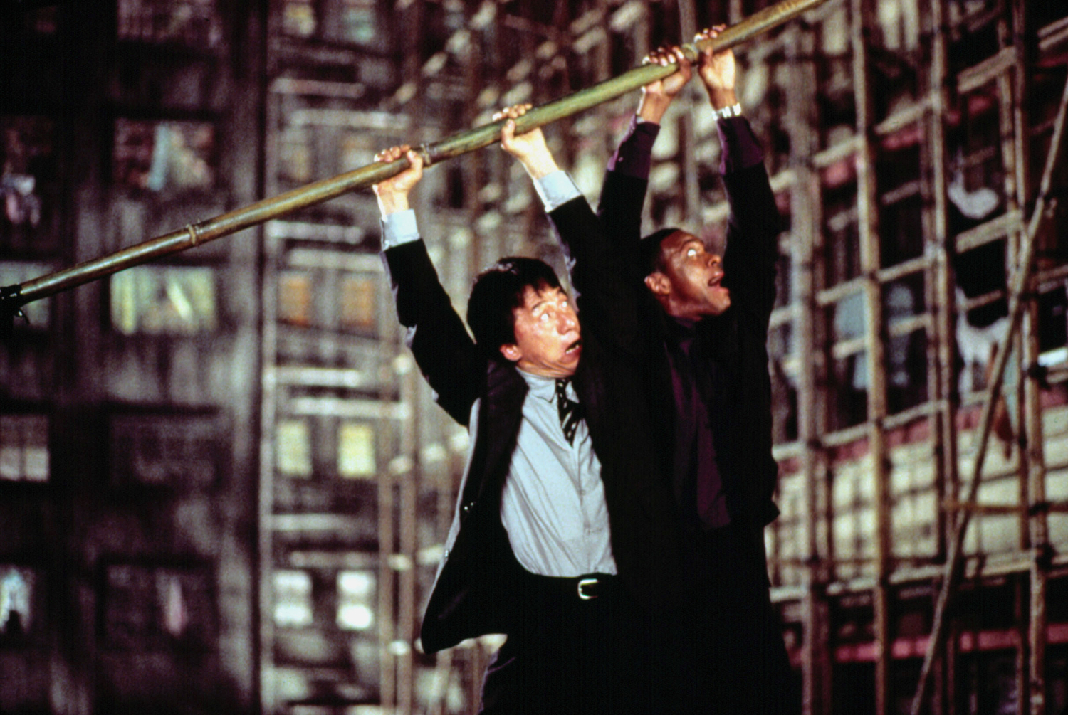 Jackie Chan ja Chris Tucker elokuvassa Rush Hour 2.