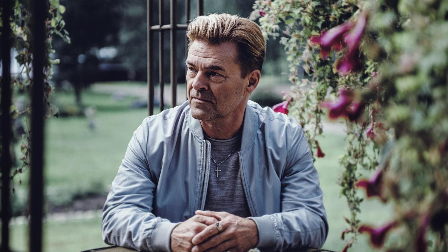 Ensimmäisenä kuullaan tulkintoja Ressun hiteistä.