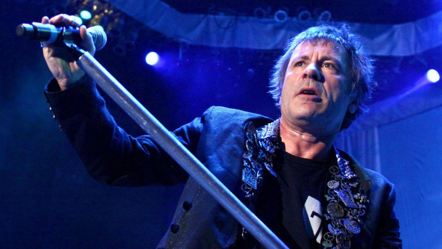 Dickinson julkaisee kohta uutta musiikkia.