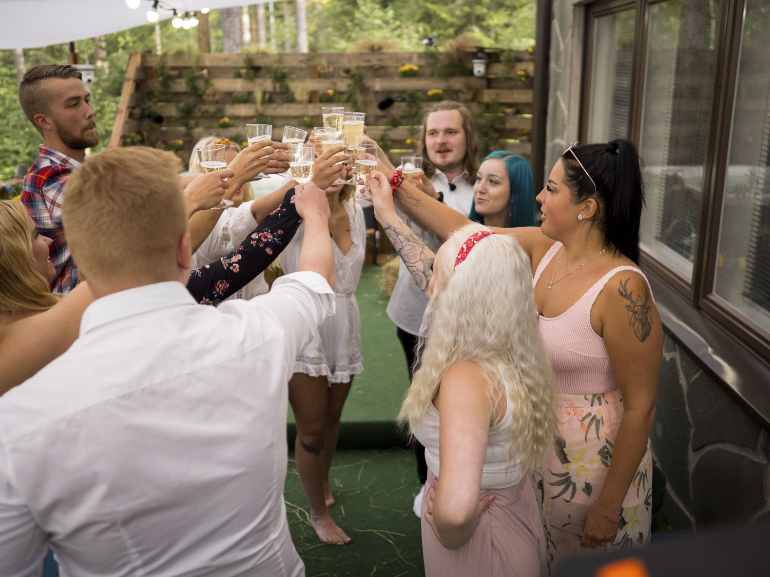 Illan bileiden teemana on lavatanssit.