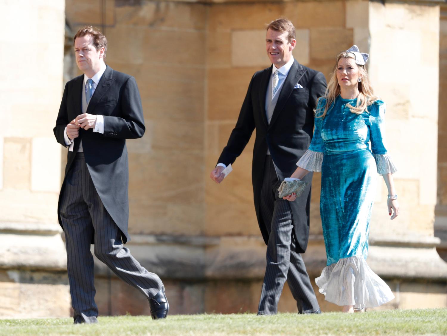 Tom Parker Bowles ja Sara Buys prinssi Harryn ja herttuatar Meghanin häissä 2018.