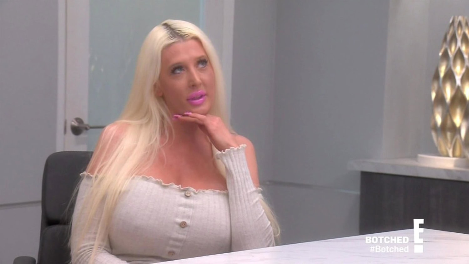 Starlet on käyttänyt rintoihinsa yli 10 000 euroa.