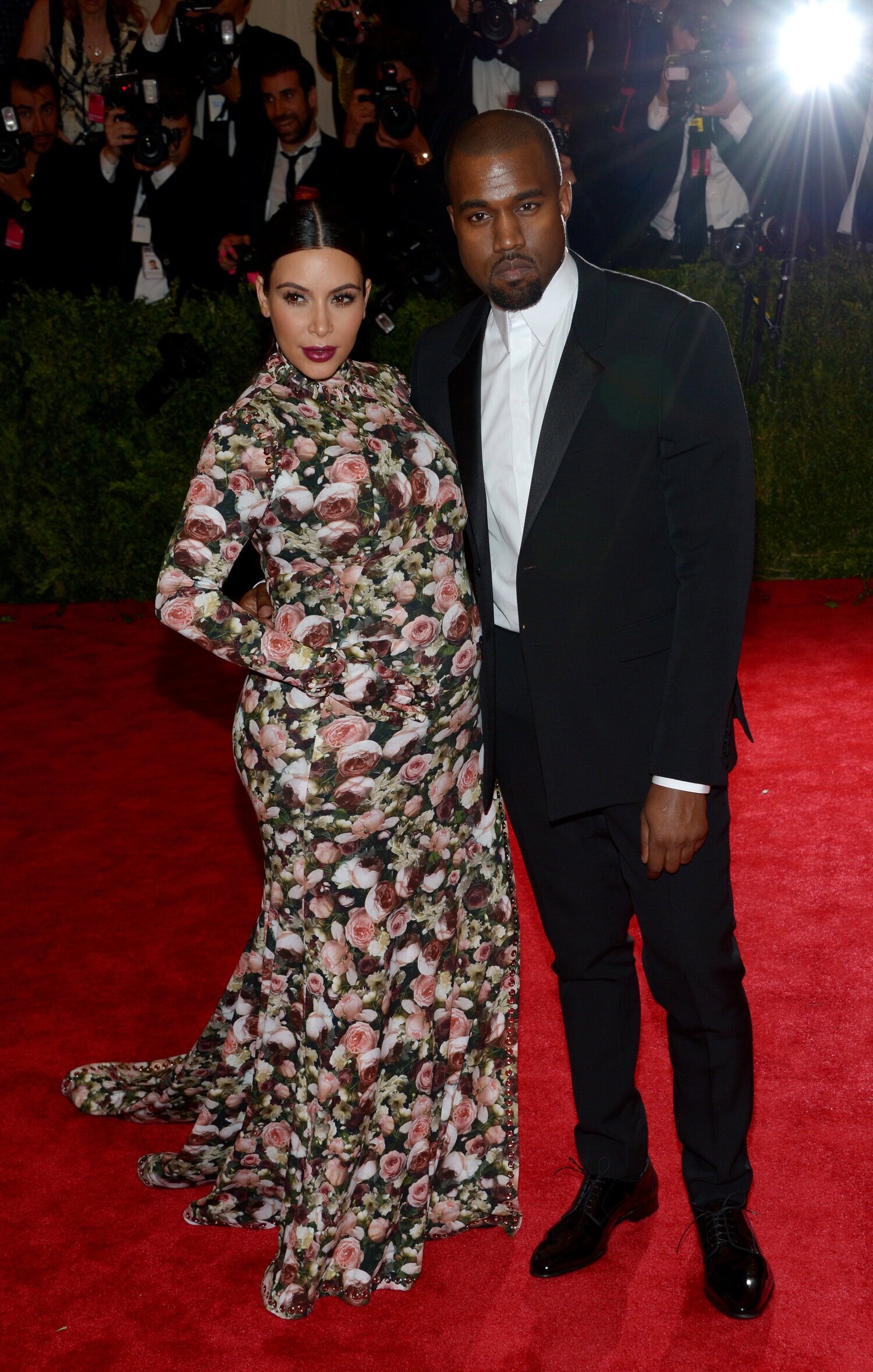 Pari odotti esikoistaan. Kuva keväältä 2013.