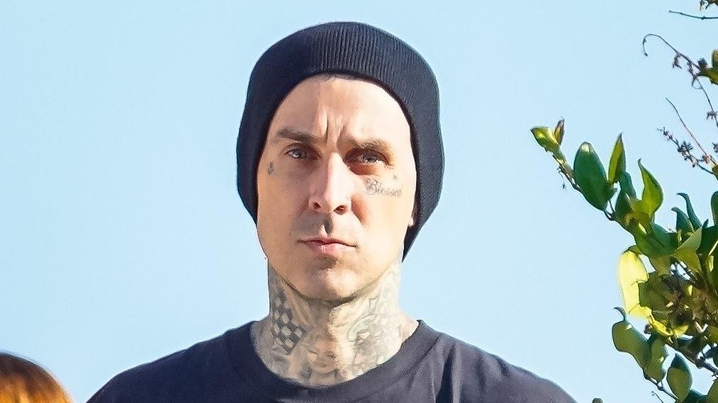 Travis Barker tunnetaan Blink-182 -yhtyeen rumpalina.