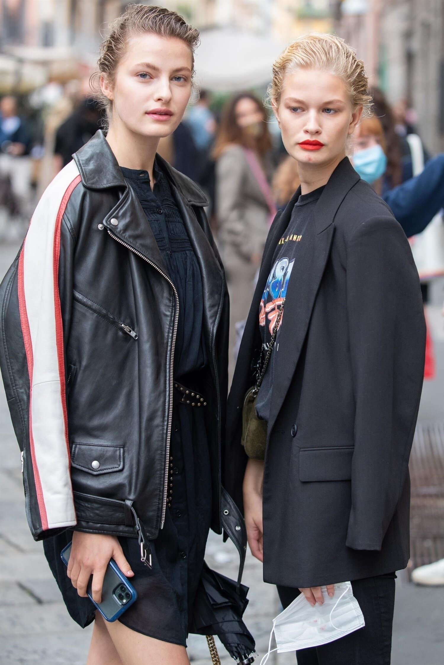 Syksyn hittivaate bleiseri on mainio yhdistelmä myös bändipaidan pariksi.