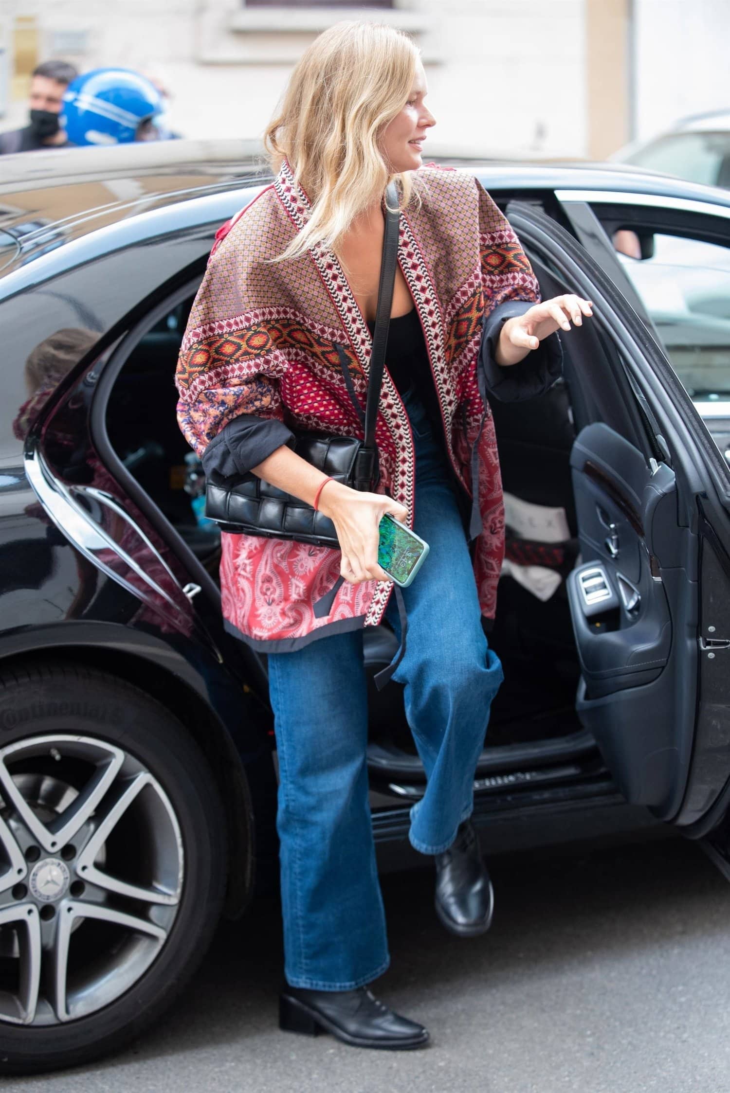 Katumuodissa nähdään edelleen boheemeja yksityiskohtia.