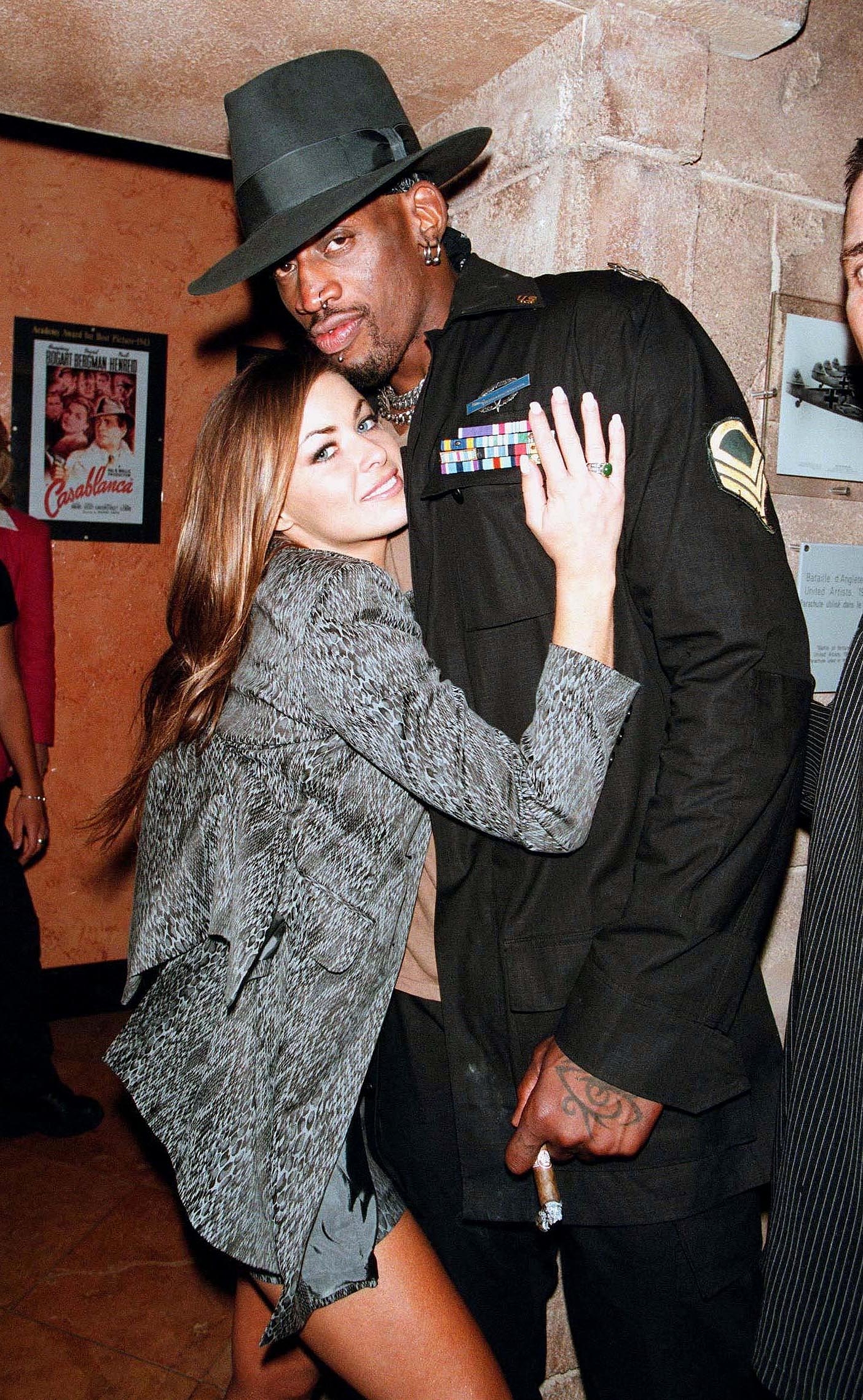 Carmen Electra ja Dennis Rodman vuonna 1998.