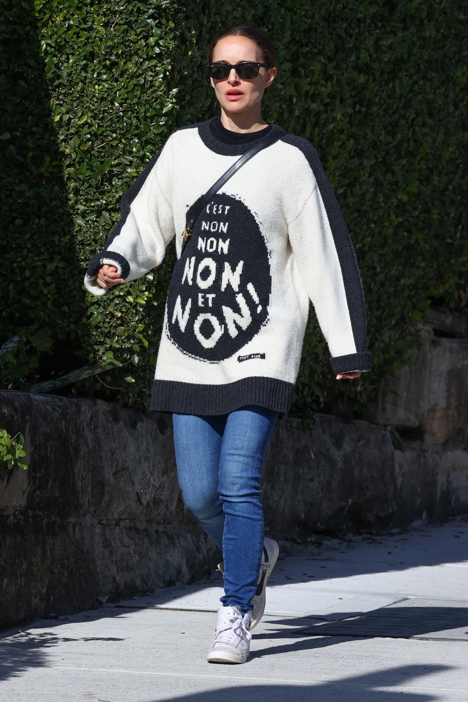 Kyseessä on J'Adior-malliston paita.