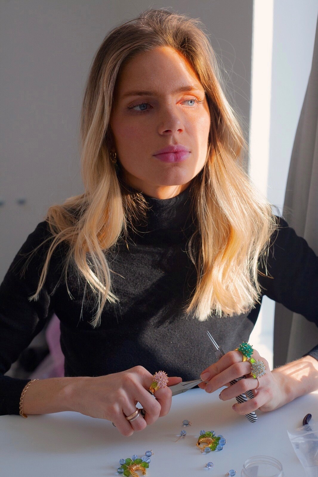 Iina Annele kertoo olevansa tee ja kokeile -tyyppinen suunnittelija.