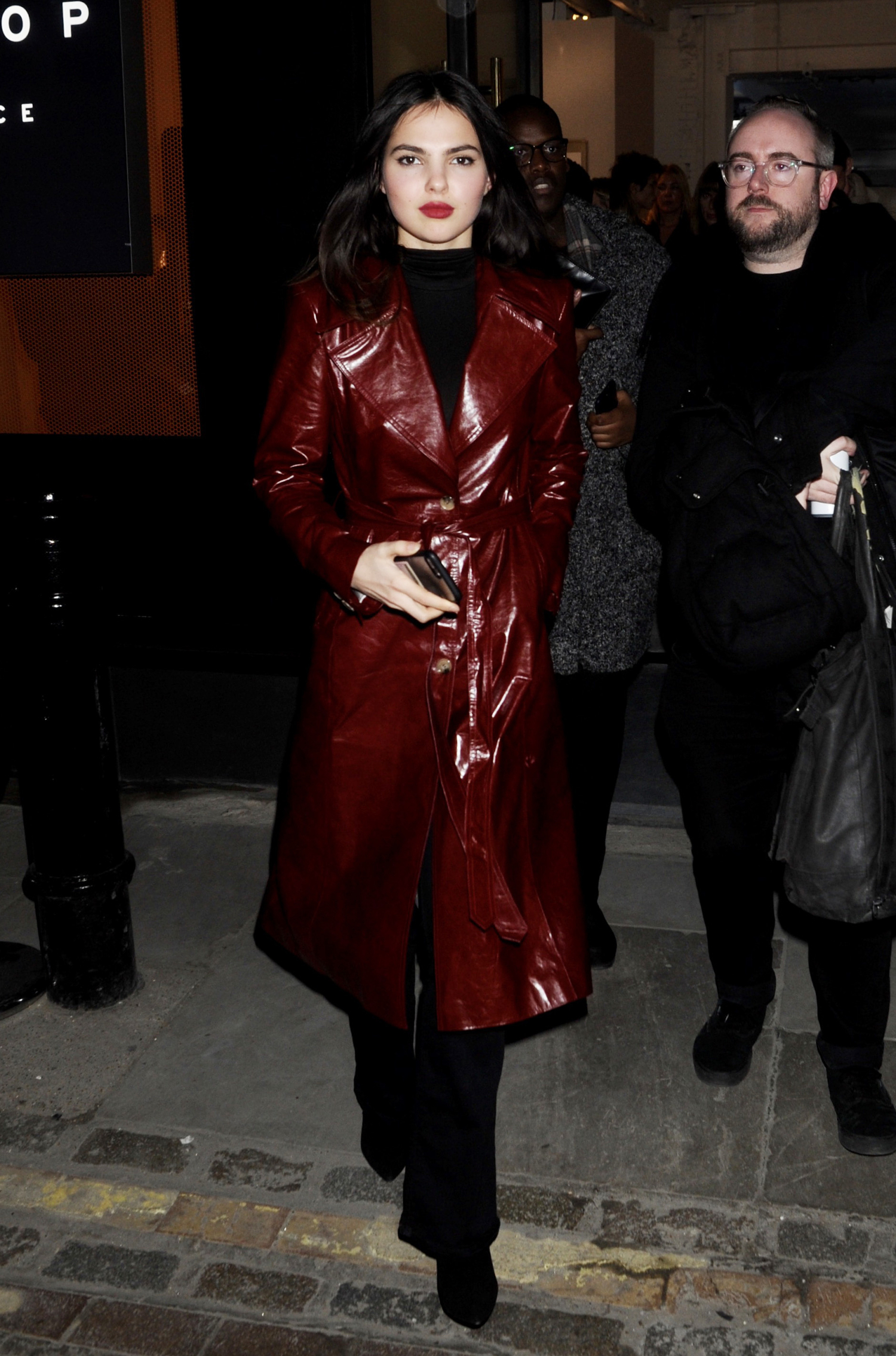 Nahkatrenssi saa kiiltää reippaastikin.