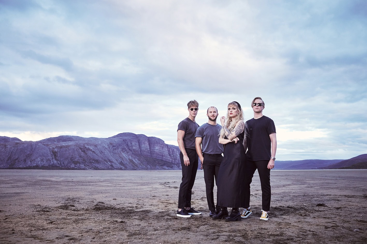 Haloo Helsingin Älä pelkää elämää -albumi pitää sisällään muun muassa jättihitin Piilotan mun kyyneleet.