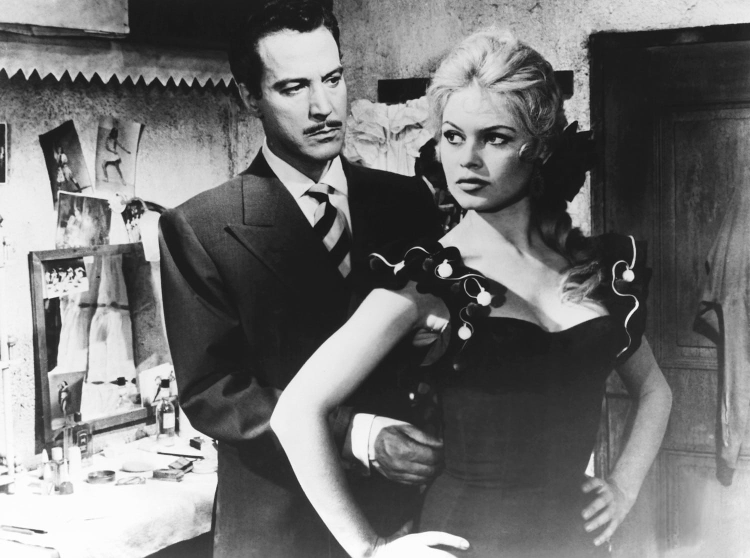 Brigitte Bardot oikealla.