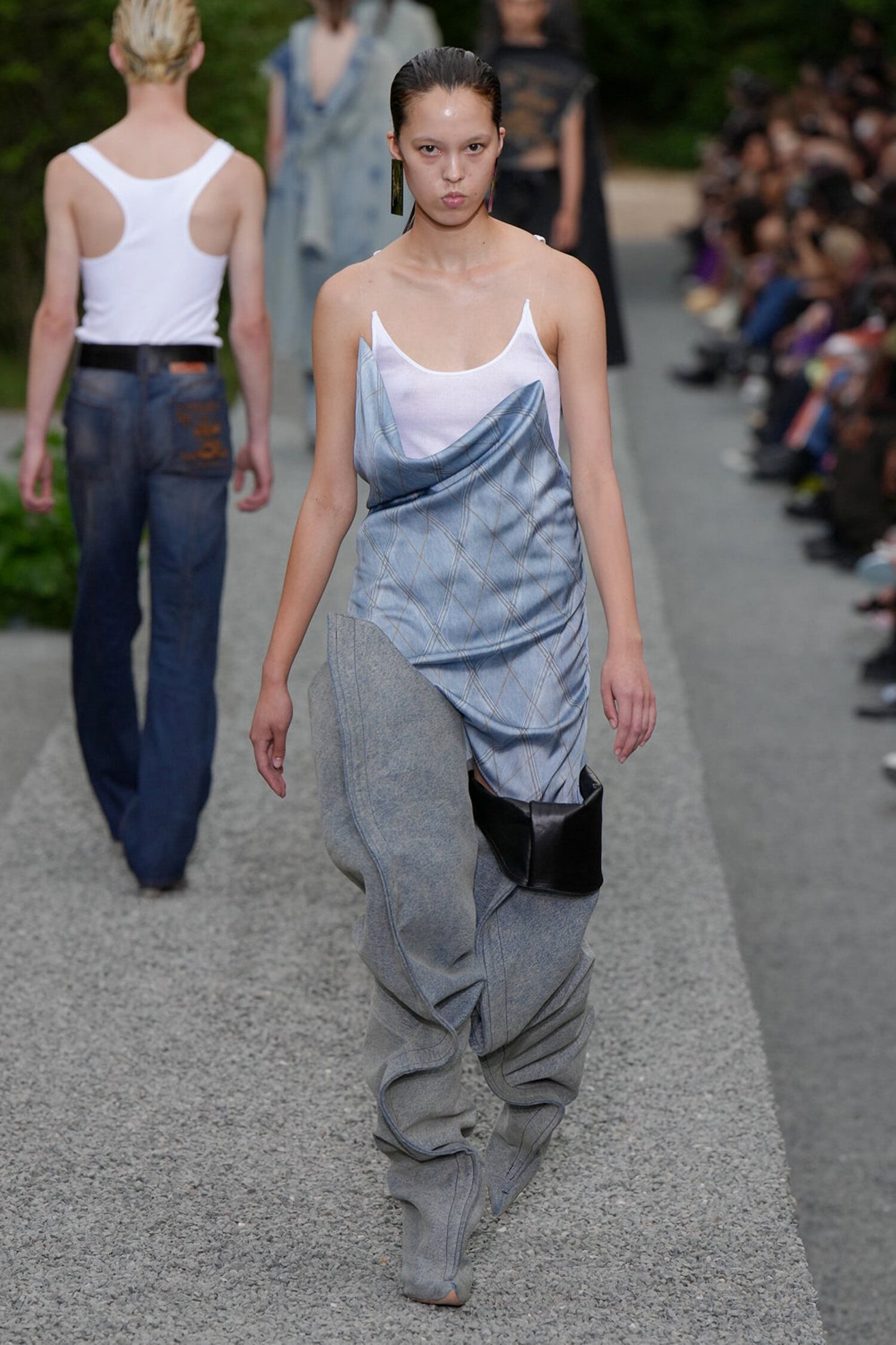 Y/Projecktin kevään 2023 mallisto.