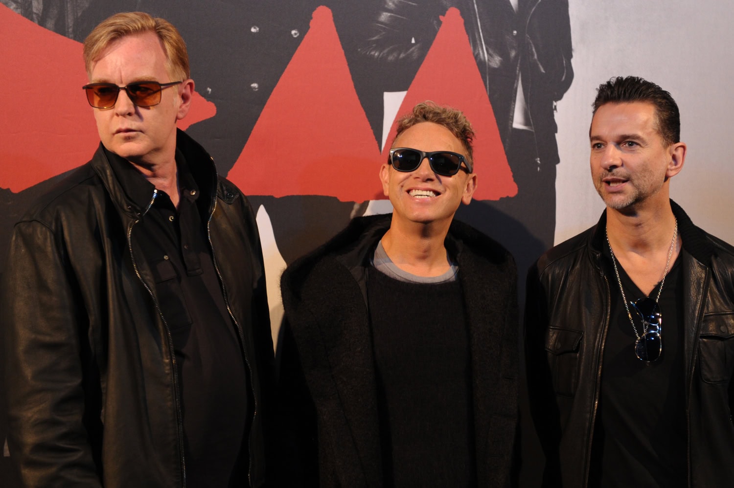 Depeche Mode vuonna 2013 - Andy Fletcher (vas), Martin Gore ja Dave Gahan