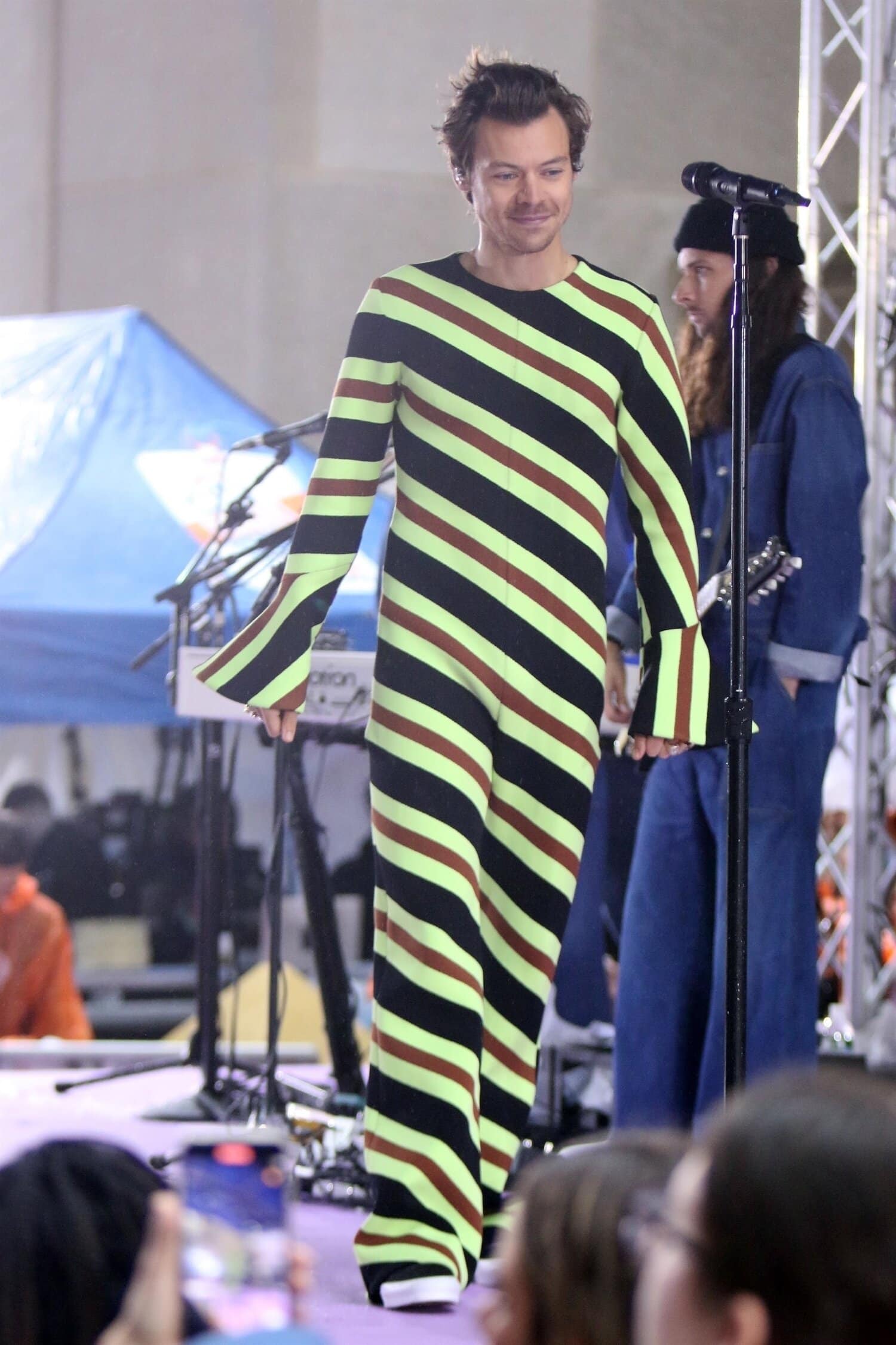 Harry Styles esiintyi NBC:n Today -ohjelmassa.