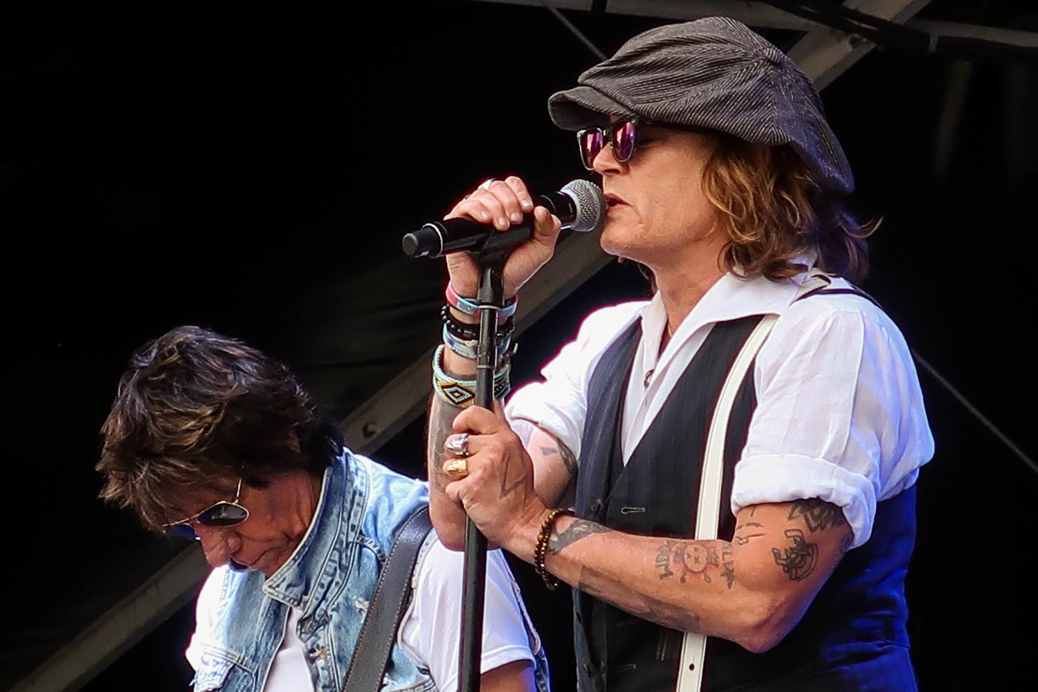 Jeff Beckin ja Johnny Deppin ensimmäinen yhteinen esittämä kappale oli This is a Song for Miss Hedy Lamarr.