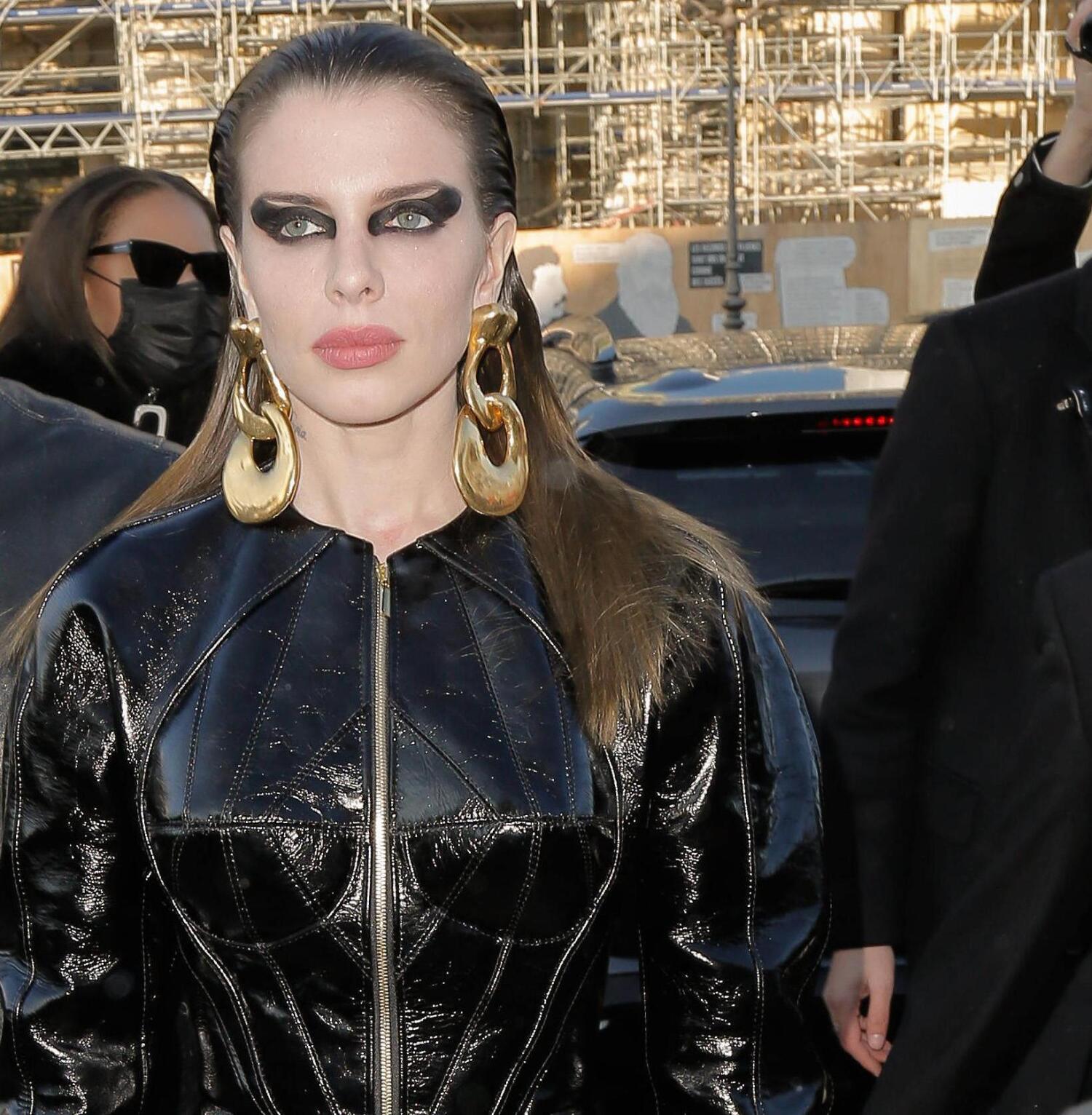 Julia Fox teki tyylin tutuksi kaikille.