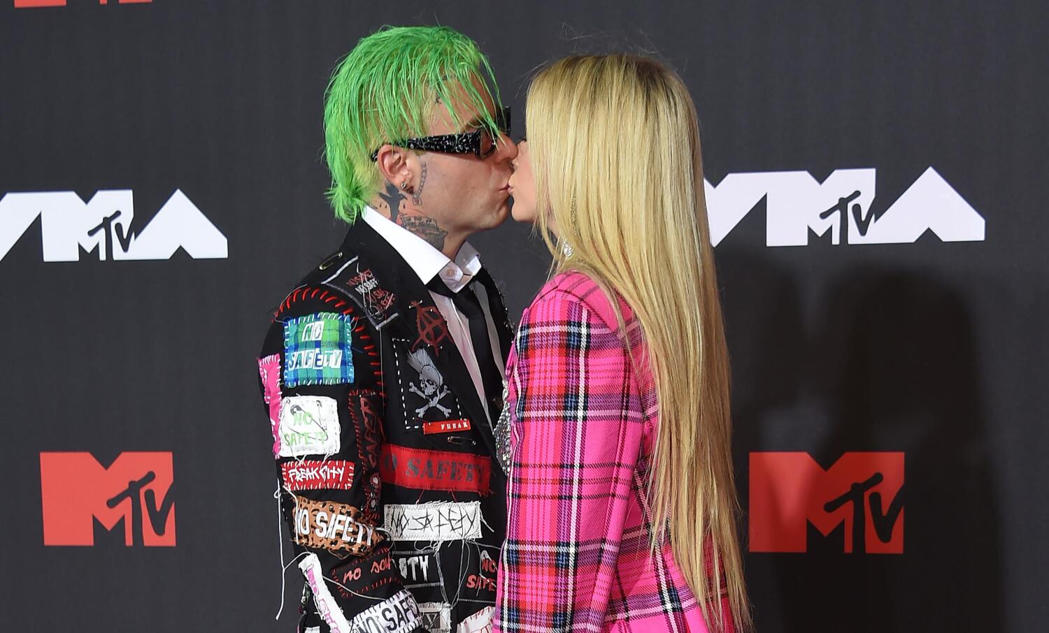 Mod Sun ja Avril Lavigne suloisina yhdessä.