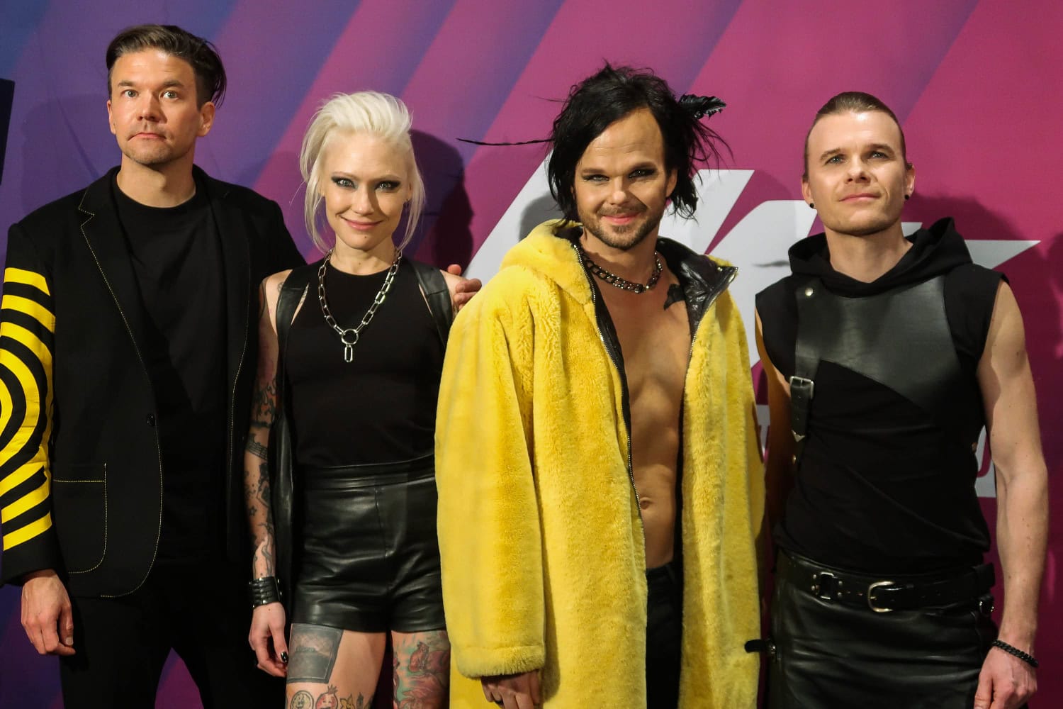 The Rasmuksen jäsenet Eero Heinonen (vas.), Emppu Suhonen (vas. kesk.), Lauri Ylönen (oik. kesk.) sekä Aki Hakala (oik.).