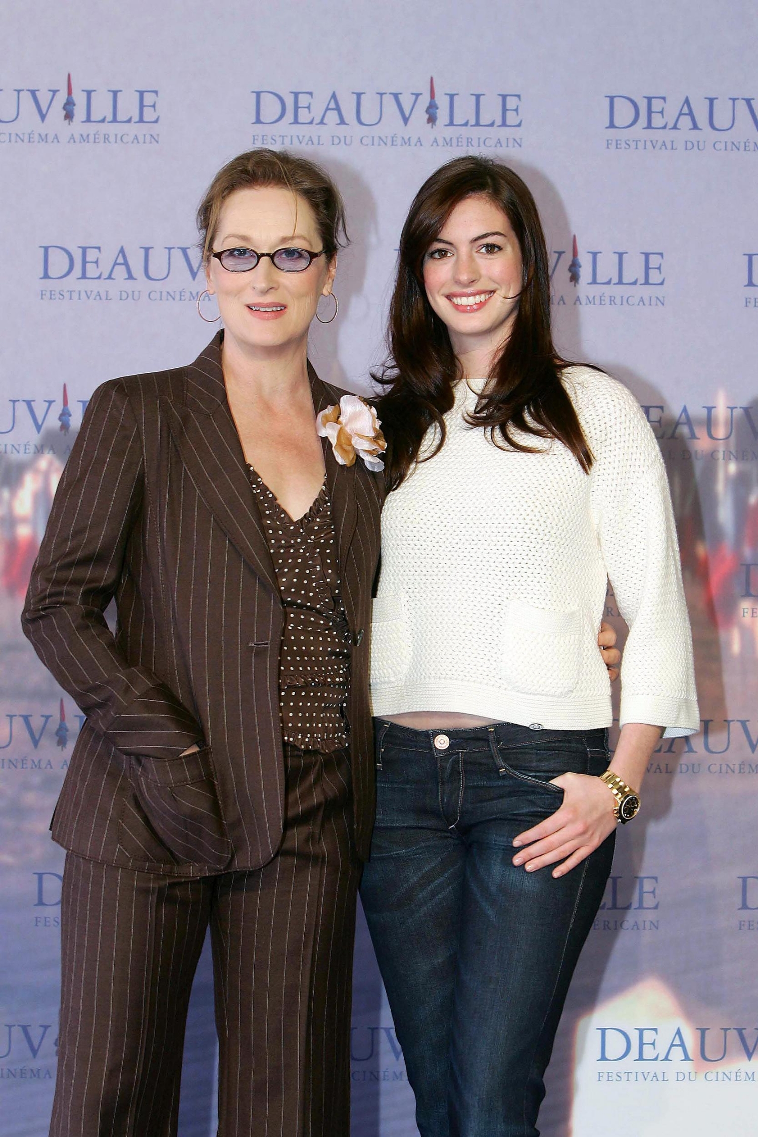 Streep ja Hathaway vuonna 2006 Paholainen pukeutuu Pradaan -elokuvan tiimoilta.