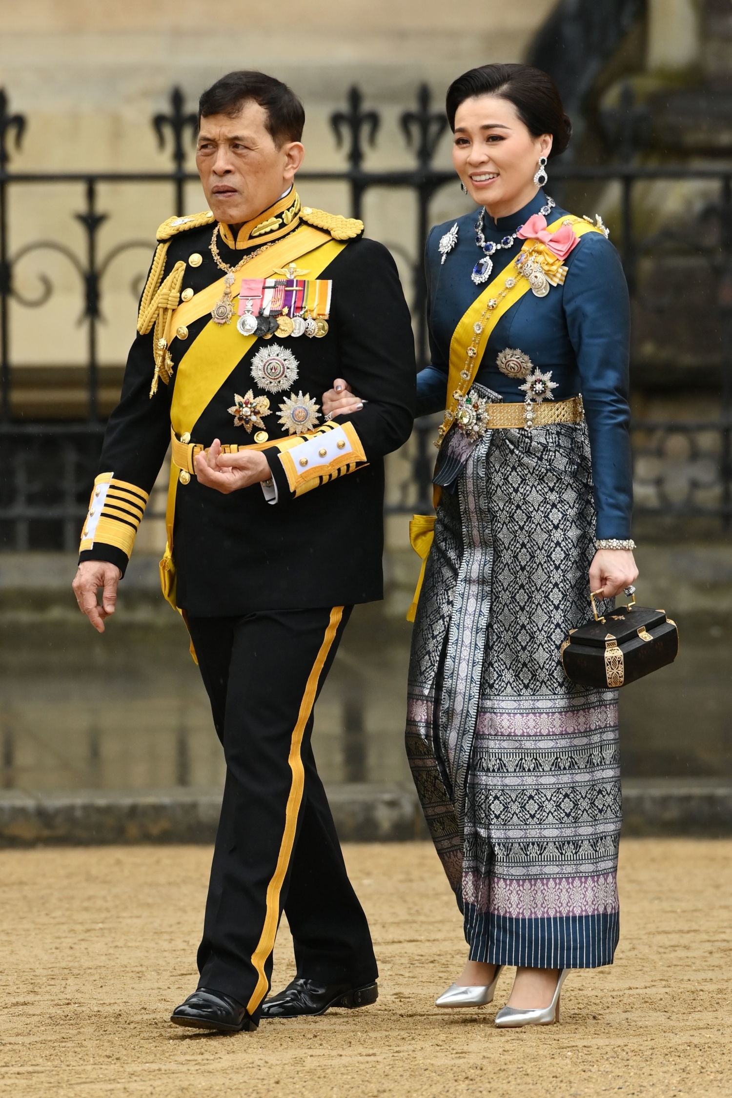 Thaimaan kuningas Maha Vajiralongkorn ja kuningatar Suthida.