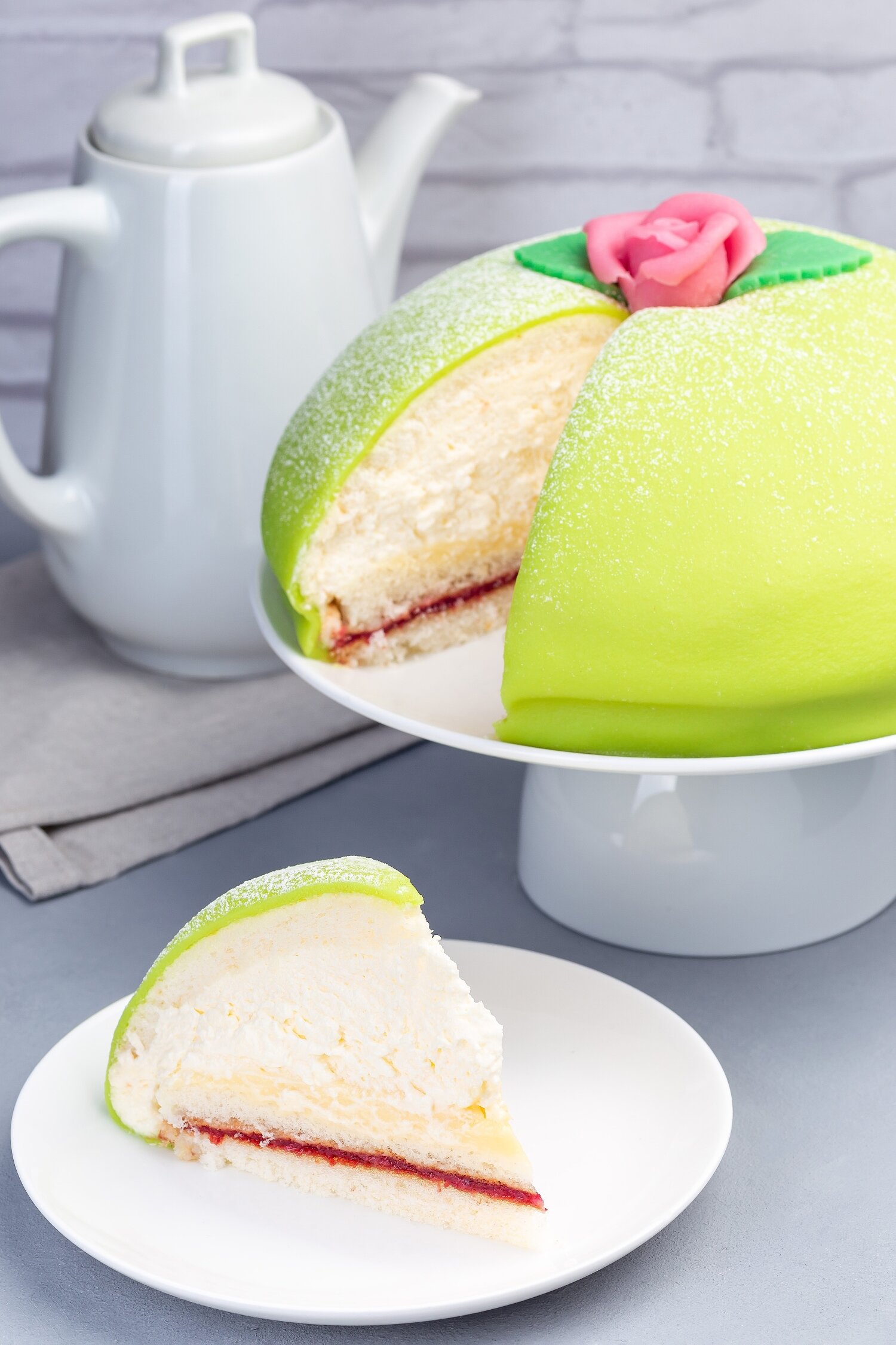 Prinsessakakun kuorrute muistuttaa mukavasti Suomen edustajasta.