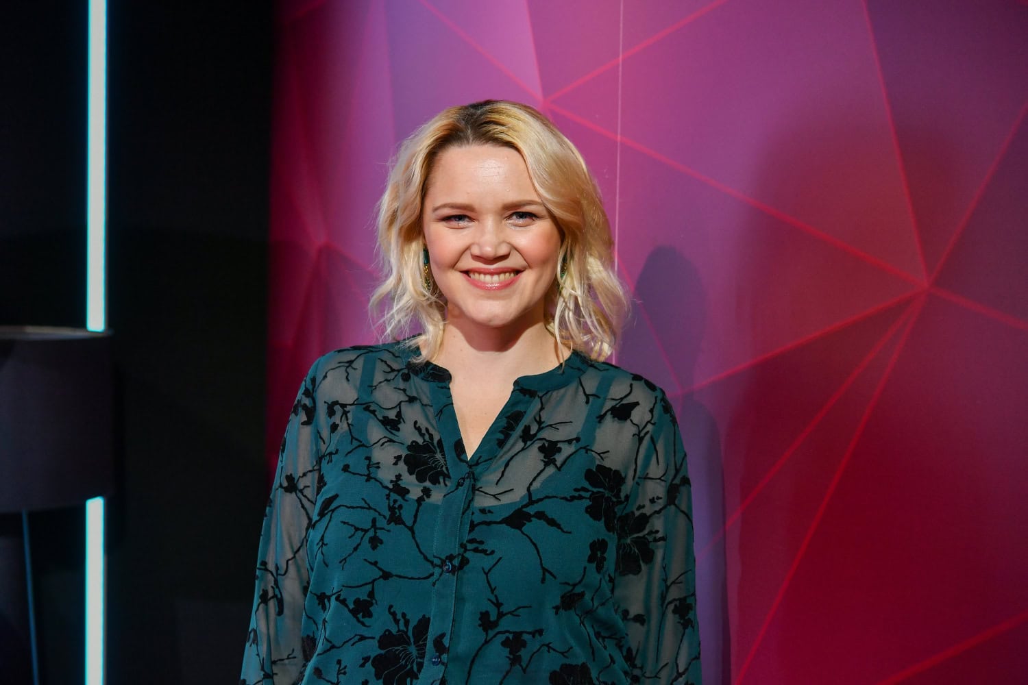 Anna-Maija Tuokko on näytellyt sarjoissa Poromafia ja Onnela, sekä elokuvissa Skimbagirls ja Mestari Cheng.