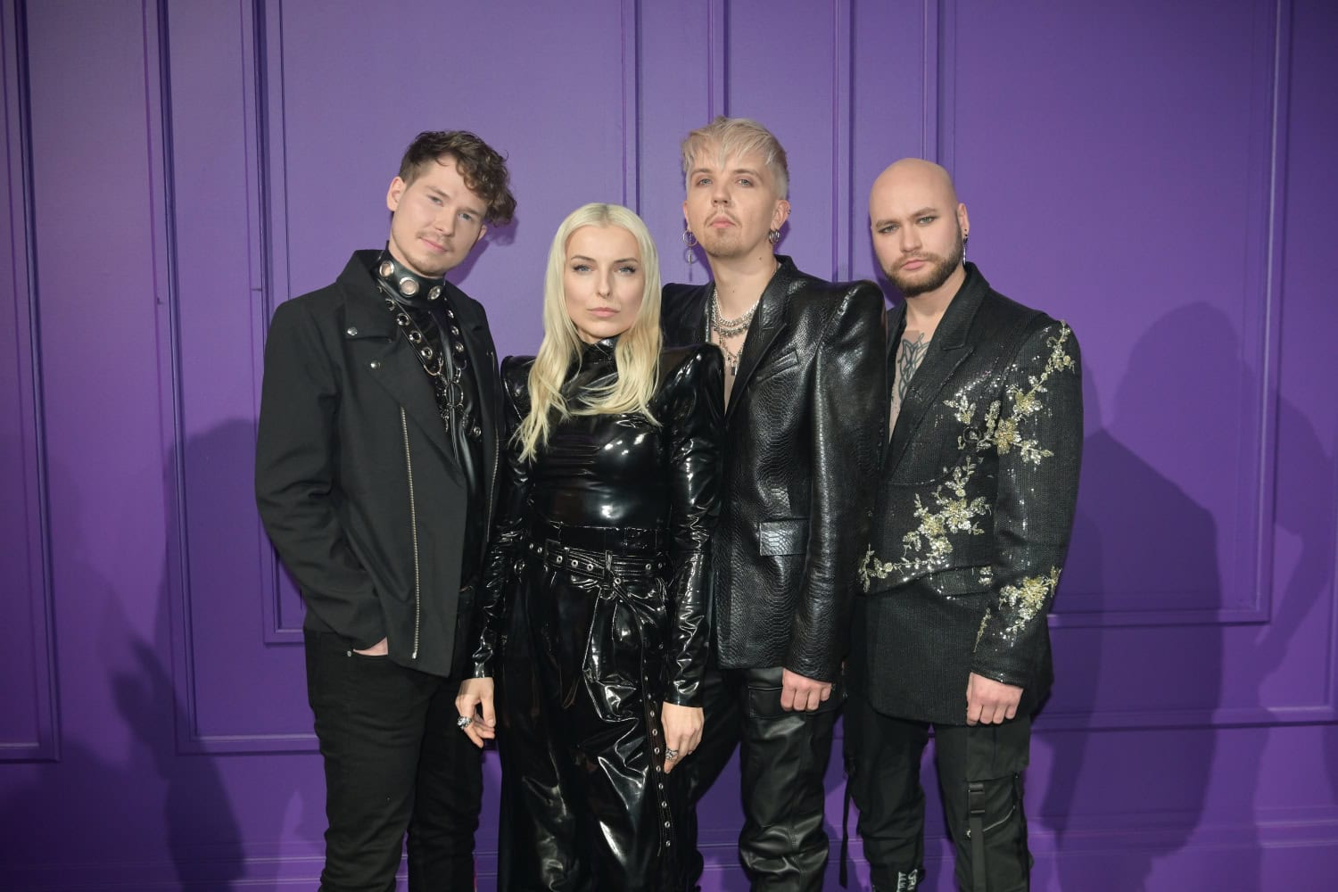 Cyan Kicksin Susanna, Niila, Leevi ja Pietari tähtäävät keikkailemaan ympäri maailmaa.