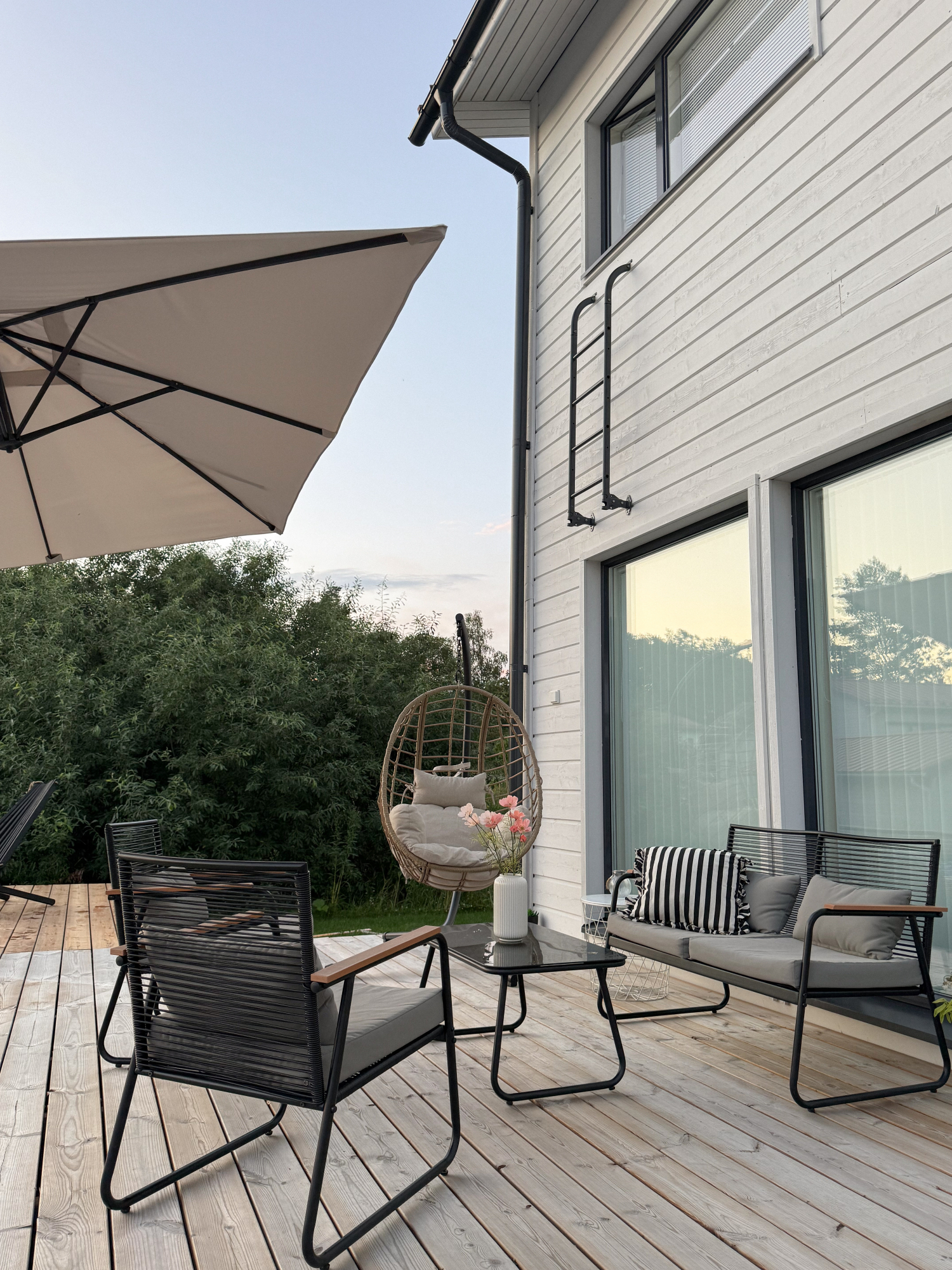 Roosa Selin unelmoi lasitetusta terassista, jota voisi käyttää olohuoneen jatkeena.