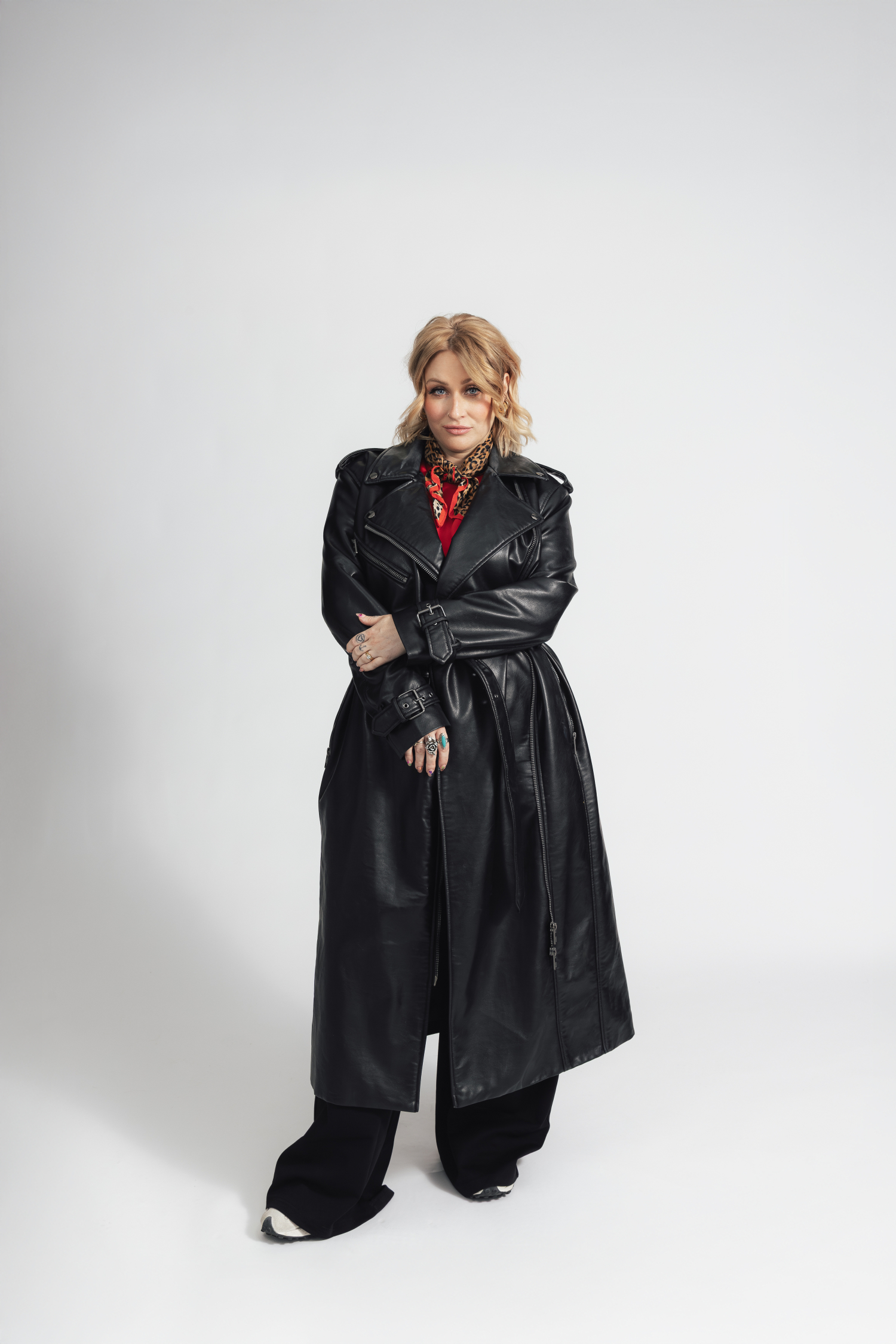 Mari-Prinsessa Ståhlhammar on yksi NRJ:n aamuohjelman Saarinen Shöyn juontajista.