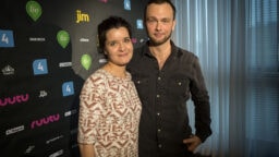 UJ: Näyttelijä Vilma Melasniemi sairastaa syöpää