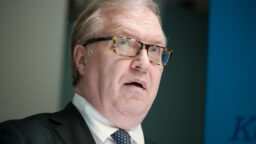 ”Se olisi avoimuutta ja reilua” – Kokoomuspoliitikko haluaa Kelan tuensaajien nimet julki