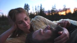 Netflixiin tuli juuri uutuuselokuva, joka kerää ylistystä – “Menee ihon alle”