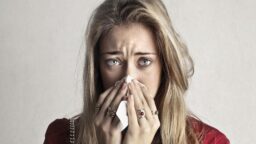 Vuotaako nenäsi jatkuvasti? – tässä on sille 6 mahdollista syytä