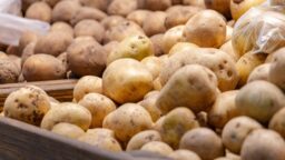 Kermaperunoita vedetään myynnistä – saattavat sisältää muovinpaloja