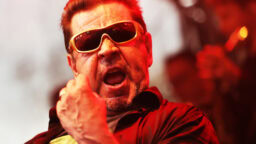 ”Suomirockin suuri ääni on vaiennut” – Popeda muistelee entistä laulajaansa Pate Mustajärveä