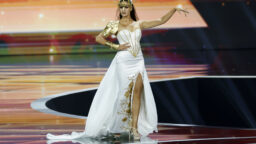 Miss Suomi Sarah Dzafcea revitään kappaleiksi – some raivostui rasistiseksi väitetystä eleestä