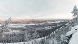 Tornionlaakso aikoo välttää Rovaniemen kohtalon – asukkaat eivät halua ”joululla kaupallistettua massaturismia alueelleen”
