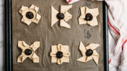 Tympivätkö perinteiset joulutortut? Kokeile esimerkiksi meetvursti- tai kierretorttuja