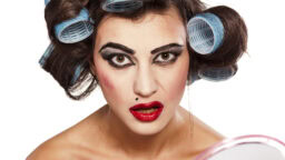 Milloin meikkaaminen menee överiksi? Asiantuntija vastaa