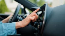 Nämä joululaulut saavat suomalaisen sulkemaan autoradion – yllättääkö?