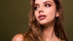 Passikuvien vaatimuksia halutaan tiukentaa – yleinen kauneustrendi voi jo nyt aiheuttaa kuvan hylkäämisen