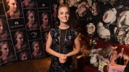 Kiira Korpi ei kirosanoja säästele ihmetellessään maailman nykytilaa