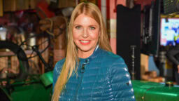 ”Muusana oleminen on kokopäivätyö” – 63-vuotias Anu Saagim poseeraa läpinäkyvässä bodyssa