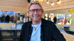 ”Rohkea mies, kun uskaltaa laukoa moisia totuuksia” – perussuomalaiset tukevat Kimmo Vehviläistä ja kutsuvat Katja Ståhlin kahville