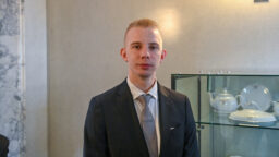 ”Kortsu pakko laki täytyisi persuille säätää” – kansanedustaja jakoi vauvauutisen: someraivo ryöpsähti