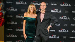 ”Miksi he varastaisivat, jos he eivät halua vaatteita?” – Topi ja Sointu Borg nudistirannalla