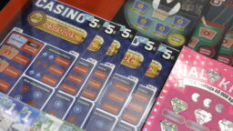 Voiko raaputusarpoja kohta taas antaa lahjaksi?