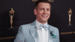 IL: Antti Holma kehui juoneensa 14 pulloa samppanjaa veronmaksajien piikkiin ja harmitteli, että kaikki Venla-etkojen peukut ja pirit oli syöty