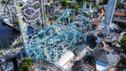 Gröna Lundin vuoristorata hajosi ja 35-vuotias nainen kuoli – huvipuistolle jättiläissakot